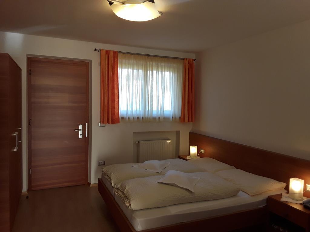 Hotel Haselried Tirolo Exterior photo