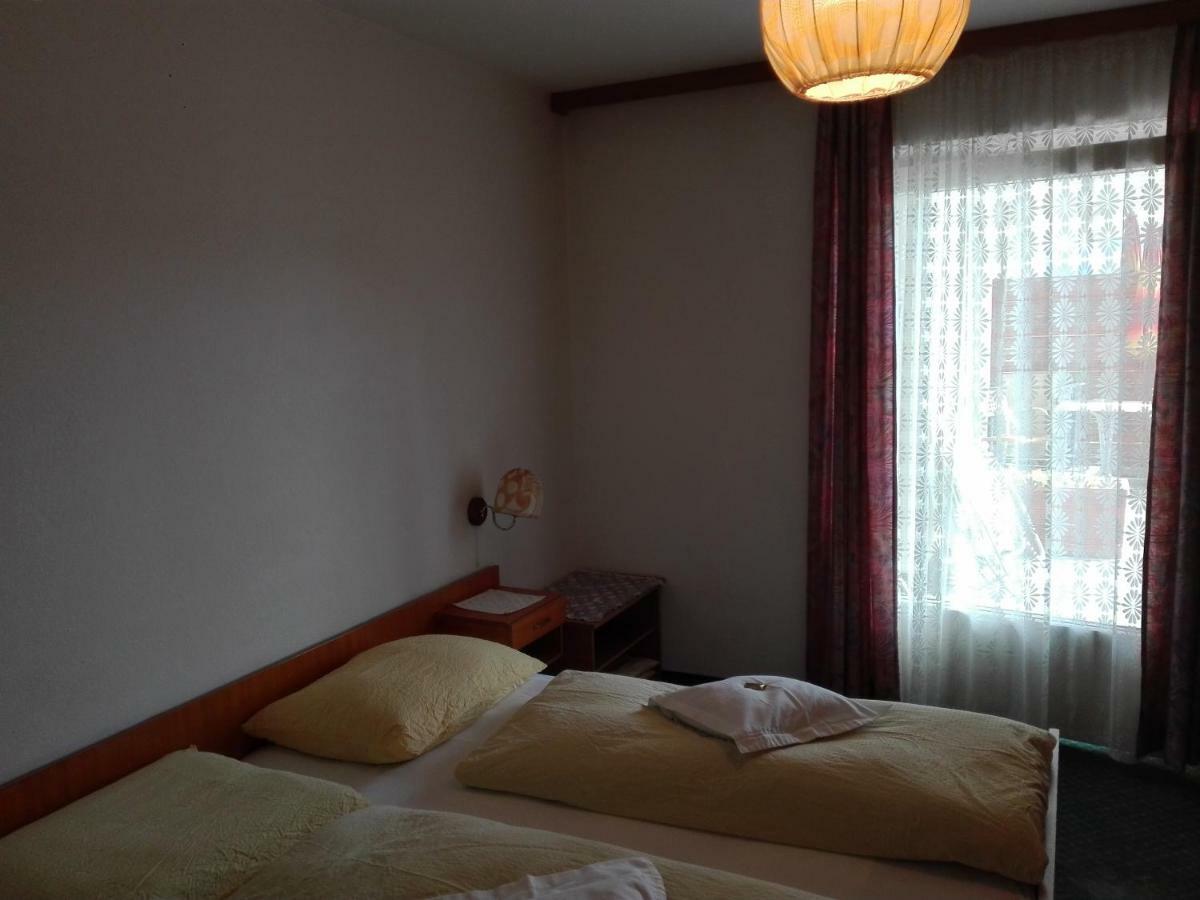 Hotel Haselried Tirolo Exterior photo